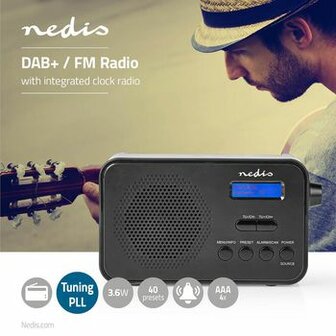 DAB+ Radio | Draagbaar Model | DAB+ / FM | 1.3 &quot; | Zwart-Blauw Scherm | Batterij Gevoed / USB Gevoed | Digitaal | 3.6 W | Koptelefoonoutput | Wekker | Slaaptimer | Zwart