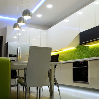 SmartLife LED-strip - RGB - miljoenen kleuren / Wit / Warm Wit - 5 meter - Zeer veel gebruiksmogelijkheden.