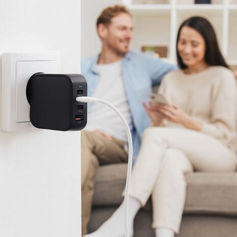 Oplader 100 W | GaN | PD3.0 | Snellaad functie | 2.5 / 3.0 / 5.0 A | Outputs: 3 | USB-A / 2x USB-C&trade; | Automatische Voltage Selectie | Zwart