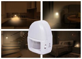 2-in-1 Nachtlampje / Noodverlichting met sensor - Nood- en zaklampfunctie - Batterijgevoed - Compact formaat - Helder wit licht licht