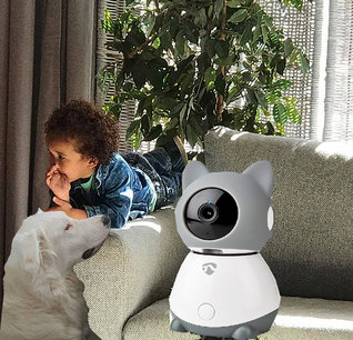 Smart WiFi Indoor IP-camera - Bewegingssensor Kantelen - Draaien en Volgen - Full HD - Klimaatsensor Smart WiFi Indoor IP-camera - Bewegingssensor Kantelen - Draaien en Volgen - Full HD - Klimaatsensor